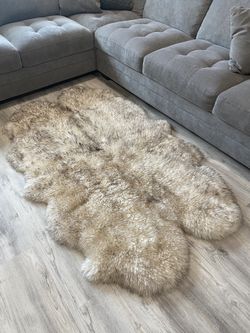 100 Sheepskin Windward Genuine Collection Rug But Good Condition From Costco For In Portland Or Offerup