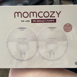 Momcozy M5 Wearable Pump With Extras