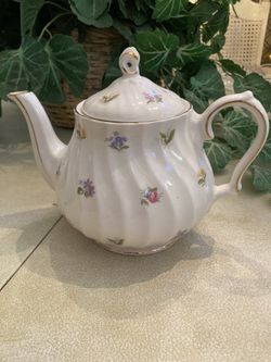 Vintage Sadler Teapot with Lid Cream With Flowers and Gold Trim England