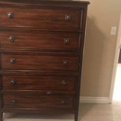 Chest of drawers