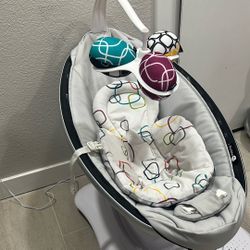  4Moms Classic Mamaroo Swing