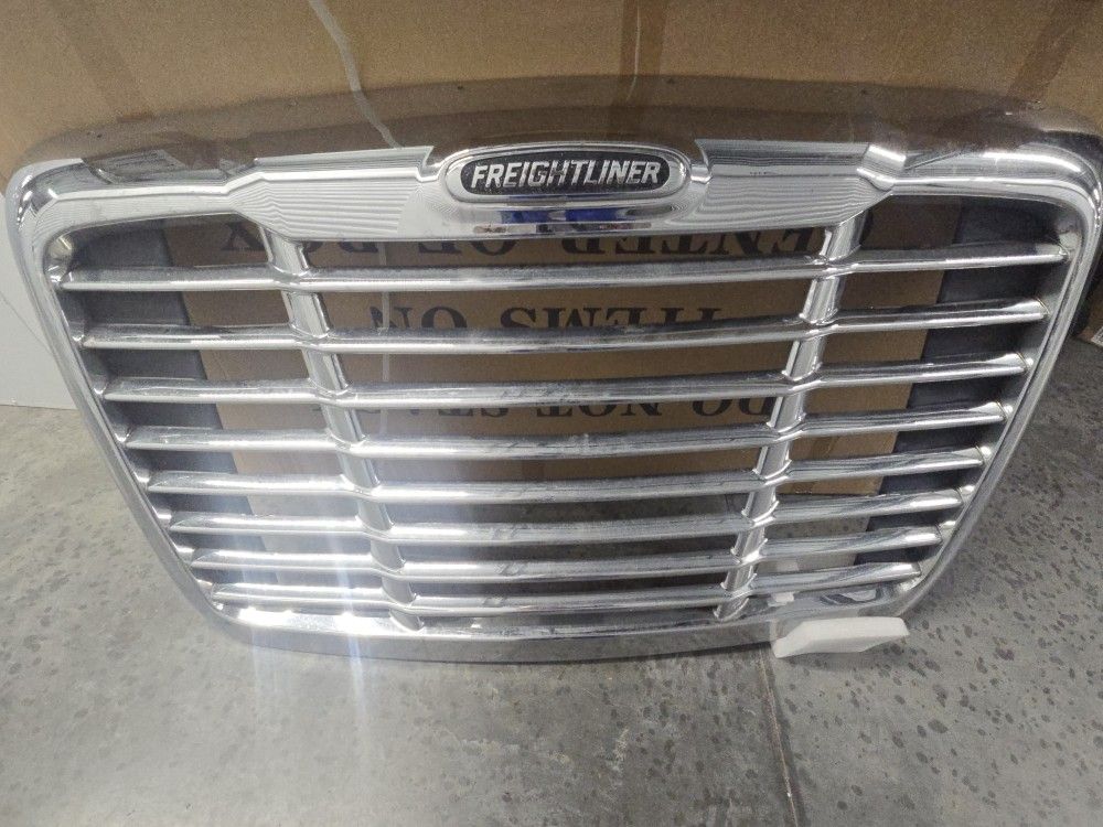 2017 Freightliner Front Grill