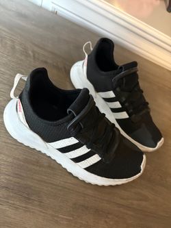 Adidas boy size 1 small child
