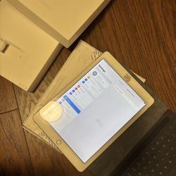 IPad Air 9.7 Inch With Smart Keyboard 