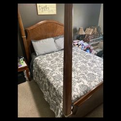 Solid Wood bed frame - Queen 