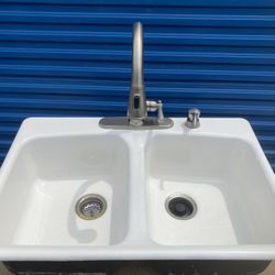 Kohler Cast-Iron sink Dual bowl 