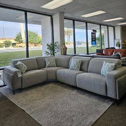 4-pc  Fabric Sectional w/ 2 power recliners - Adney 