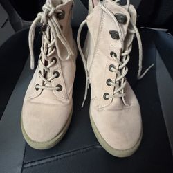 Girls Size 5 Light Pink And Beige Boots