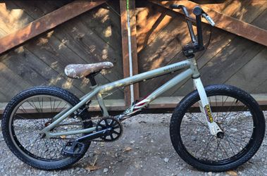 Specialized Fuse 1 20" BMX Bike 

L