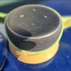Alexa 3rd Gen ALEXA Echo Dot With Yoda Stand