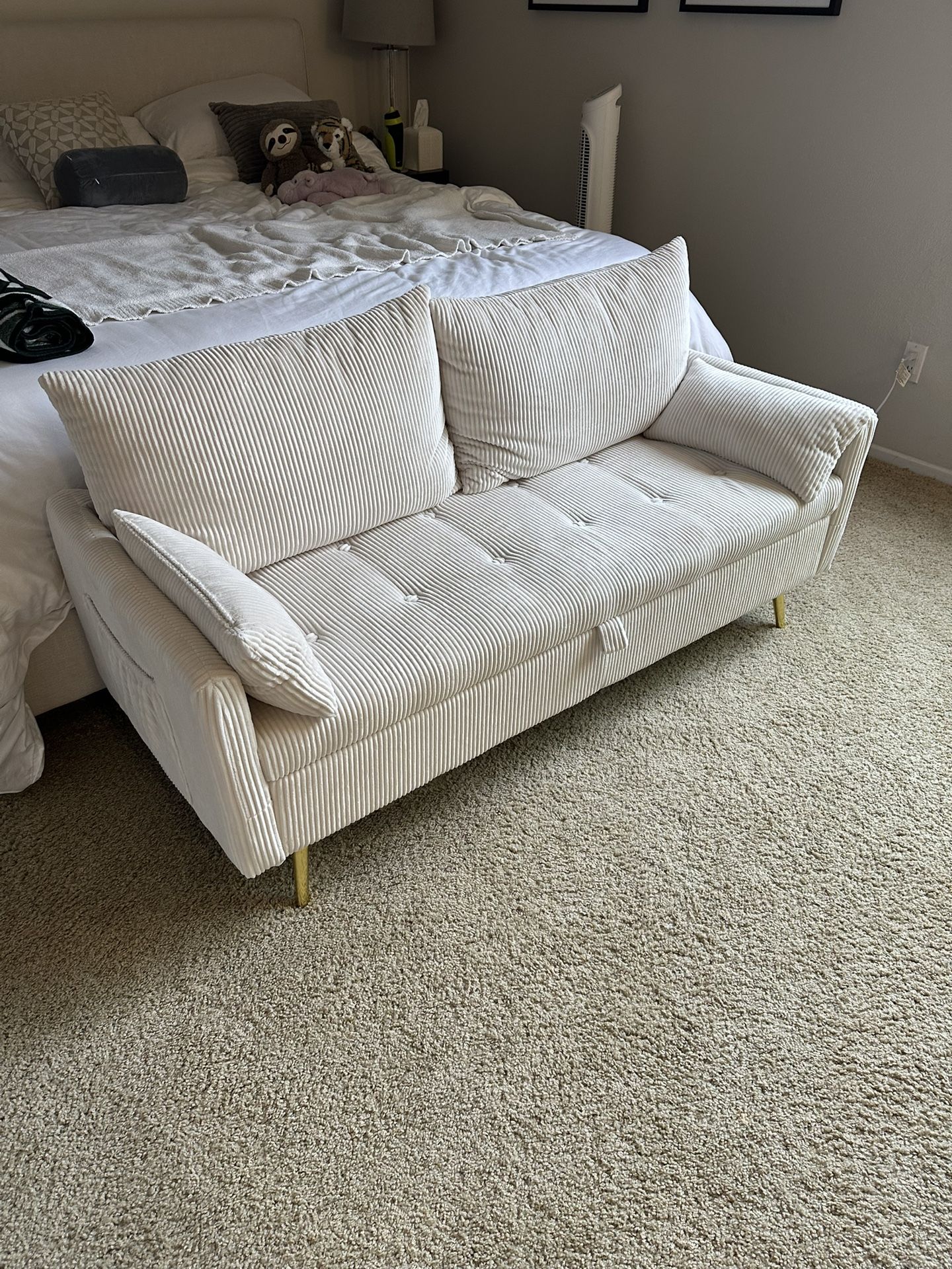 Couch With Storage Space
