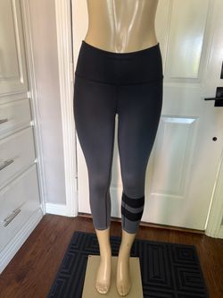 Women black and gray Alo leggings size medium
