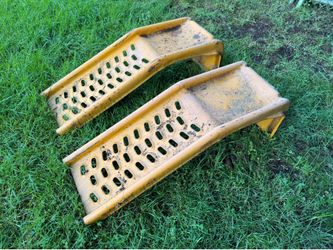Metal car ramps