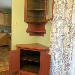 Corner cabinet