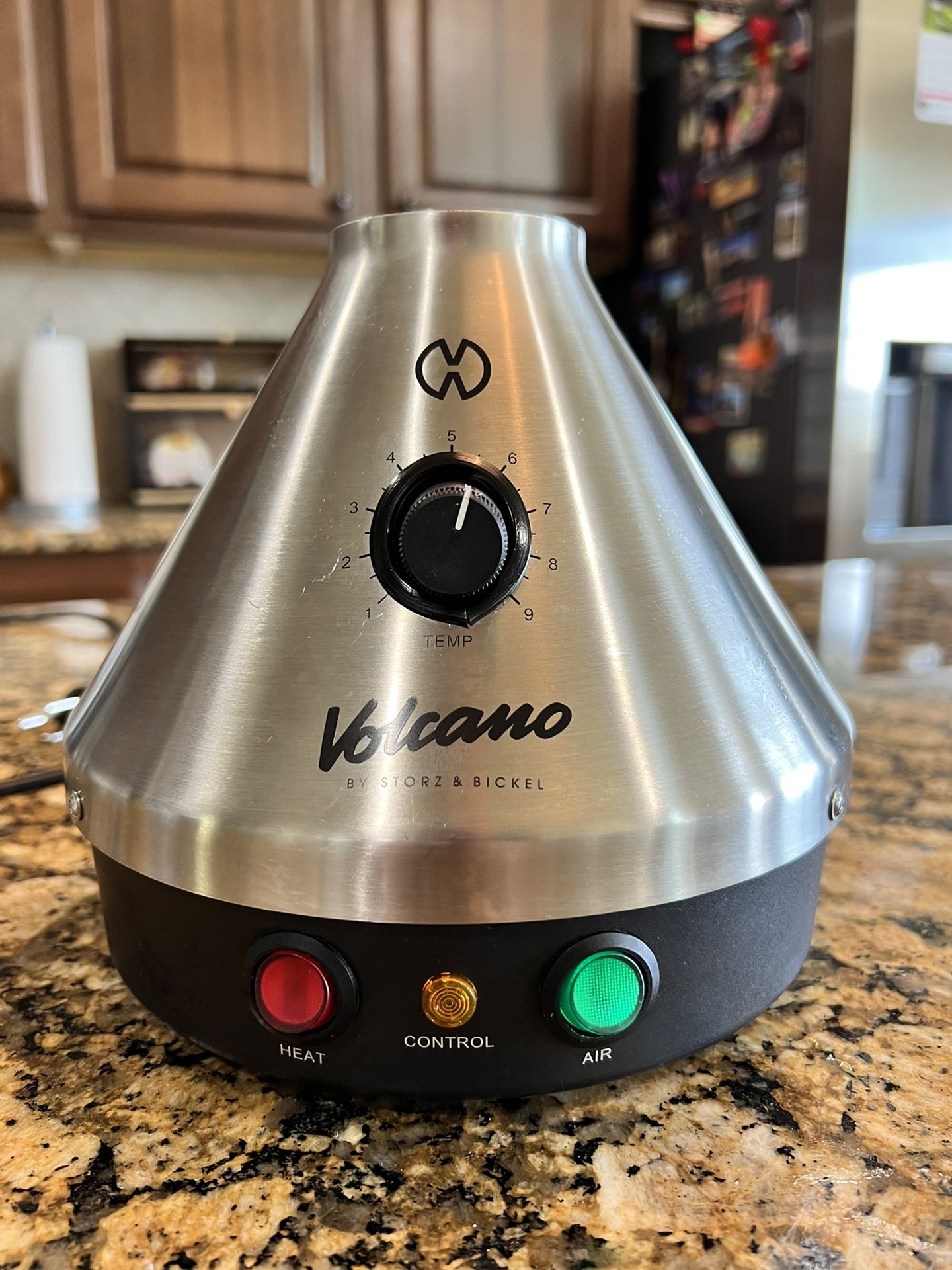Volcano Classic Vaporizer - Like New!