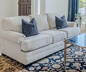 Cream pull out couch