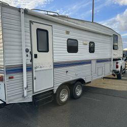 1998 26 Ft Terry 5th Wheel With Slide Out