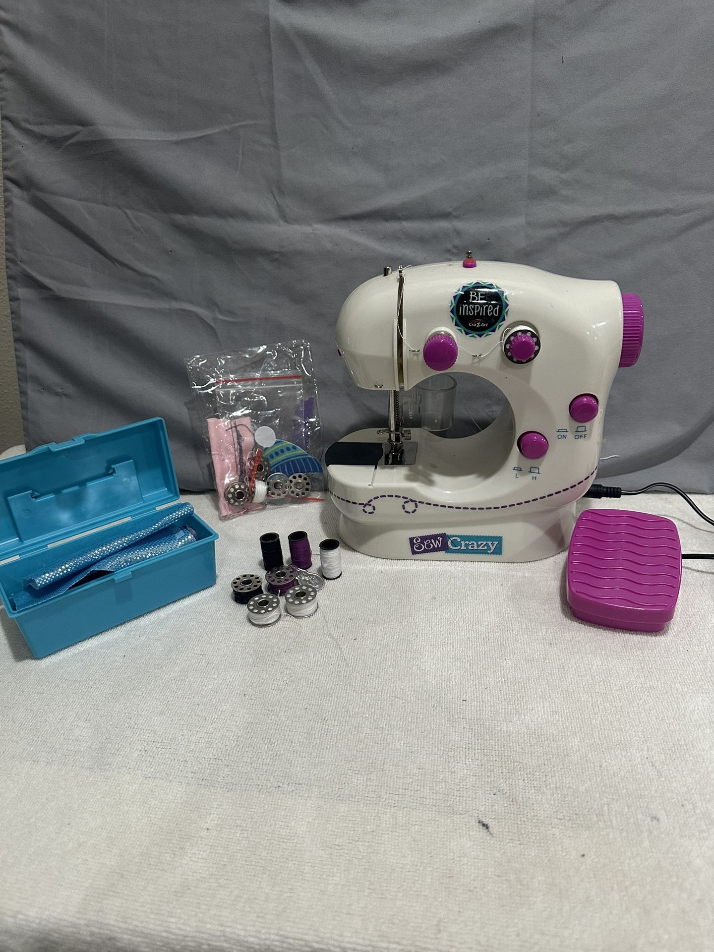 Crazy Z Art Shimmer N Sparkle Sewing Machine