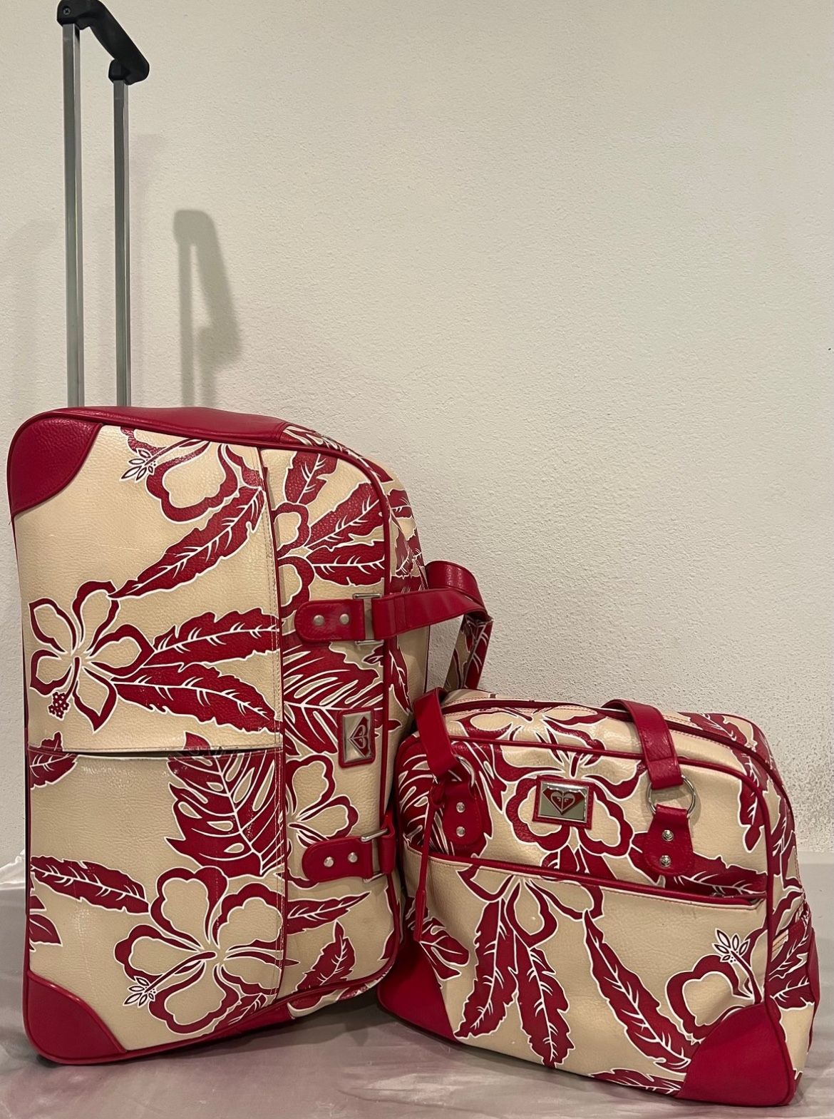 Vintage Roxy Floral Travel Luggage Rolling Duffle Bag Set
