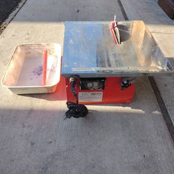 Chicago electric 7-in tile saw