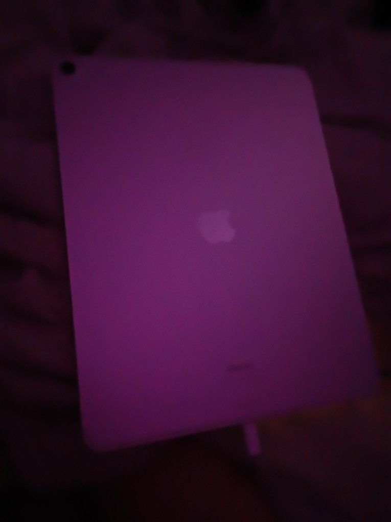 IPAD 13 INCH M2 CHIP NEW, 128 GB, WIFI ONLY OR UNBLOCK YOURSELF Comes With Free Original Long $30 Charger and Adapter Box, Comes In The Original Box,