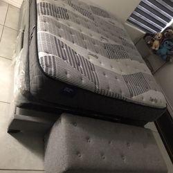 Cama Queen Sin Respaldo Con Mueble 