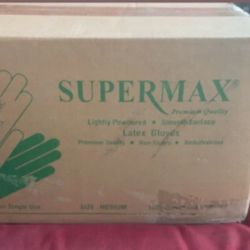 Supermax Latex Gloves | Case of 10 Boxes (1,000 Gloves) | Medium | Lightly Powdered | Disposable