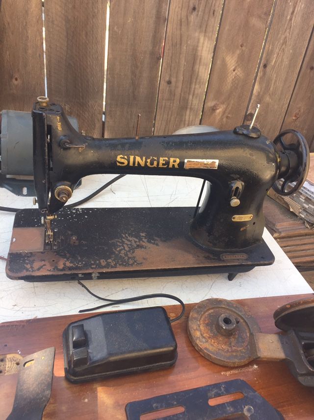 Vintage Singer Sewing Machine 96-10 & Parts Plus A/C 1/3 HP Motor Plus Industrial Gooseneck Lamp