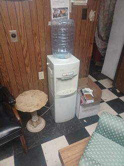Water Cooler Hot And Cold With Bottle
