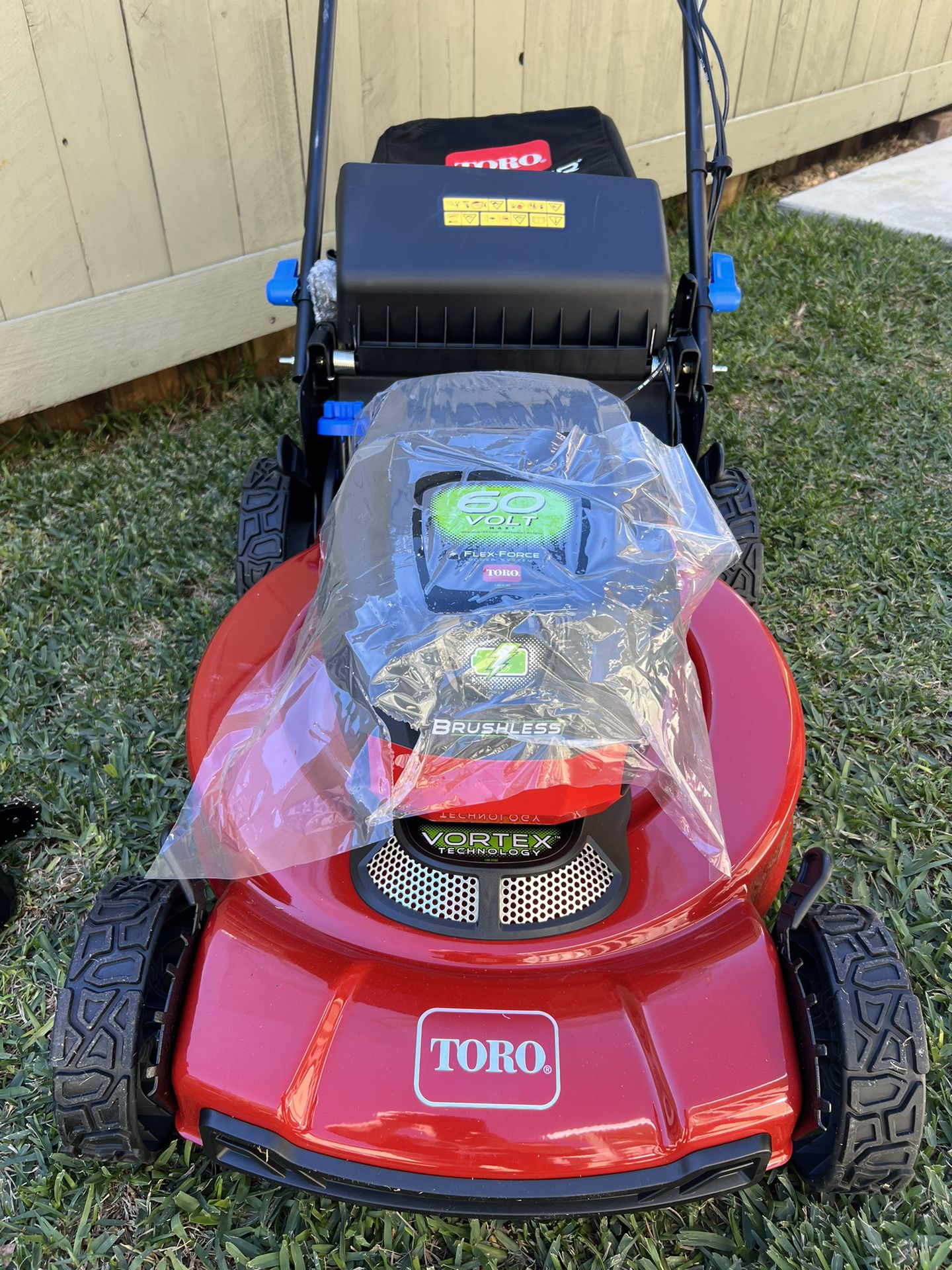 Toro 22 Inch Personal Pays 60 V Lawnmower Kit