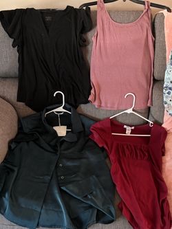 Women's Tops Bundle Lot of 4