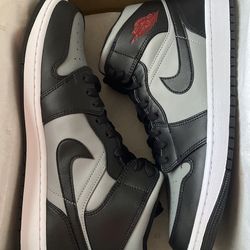 Air Jordan 1 Mid Black/gray Shadow Red Size 12
