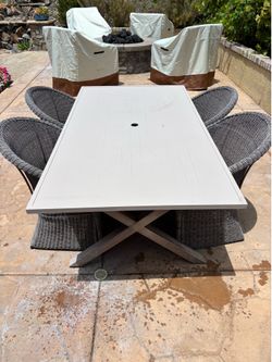Outdoor patio furniture