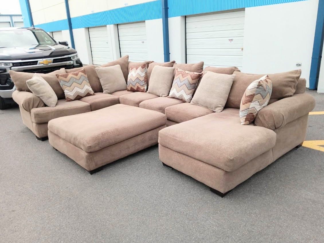 Large Sectional Sofá