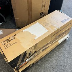 Bestbuy Essentials Full Motion Wall Mount 47-84”