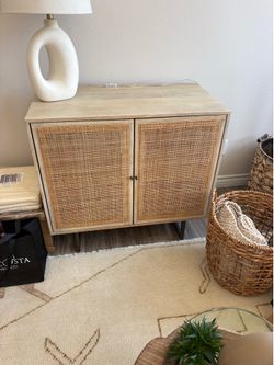 Side cabinet