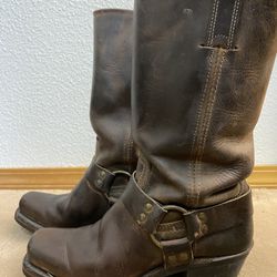 Frye Boots Womens 7.5 Brown