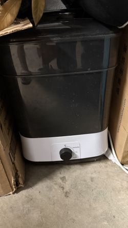 Grownsy bottle sterilizer and dryer