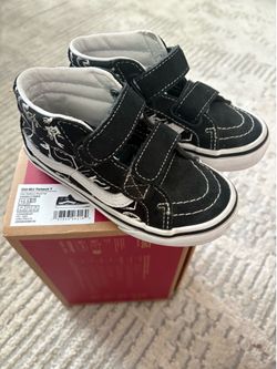 Vans little boys 10.5 high top glow in the dark Dino skeleton shoes