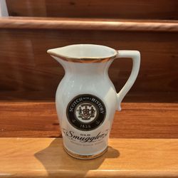 Vintage old smugglers blended scotch whiskey gold trimmed pitcher