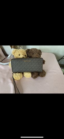 MK continental Wallet