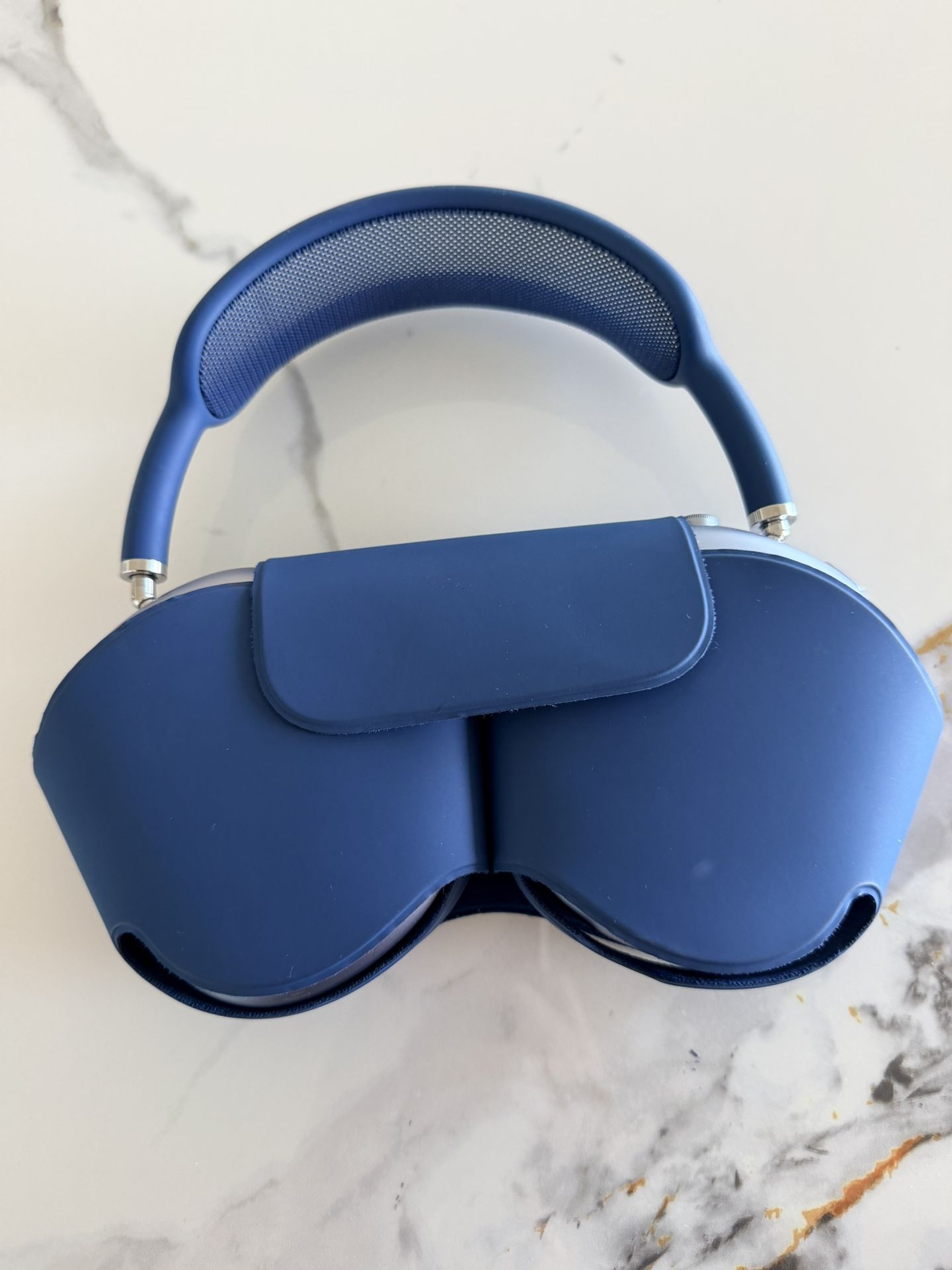 Air Pods Max In Blue