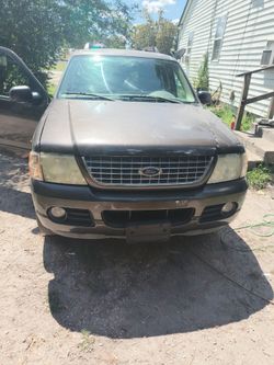 2005 Ford Explorer