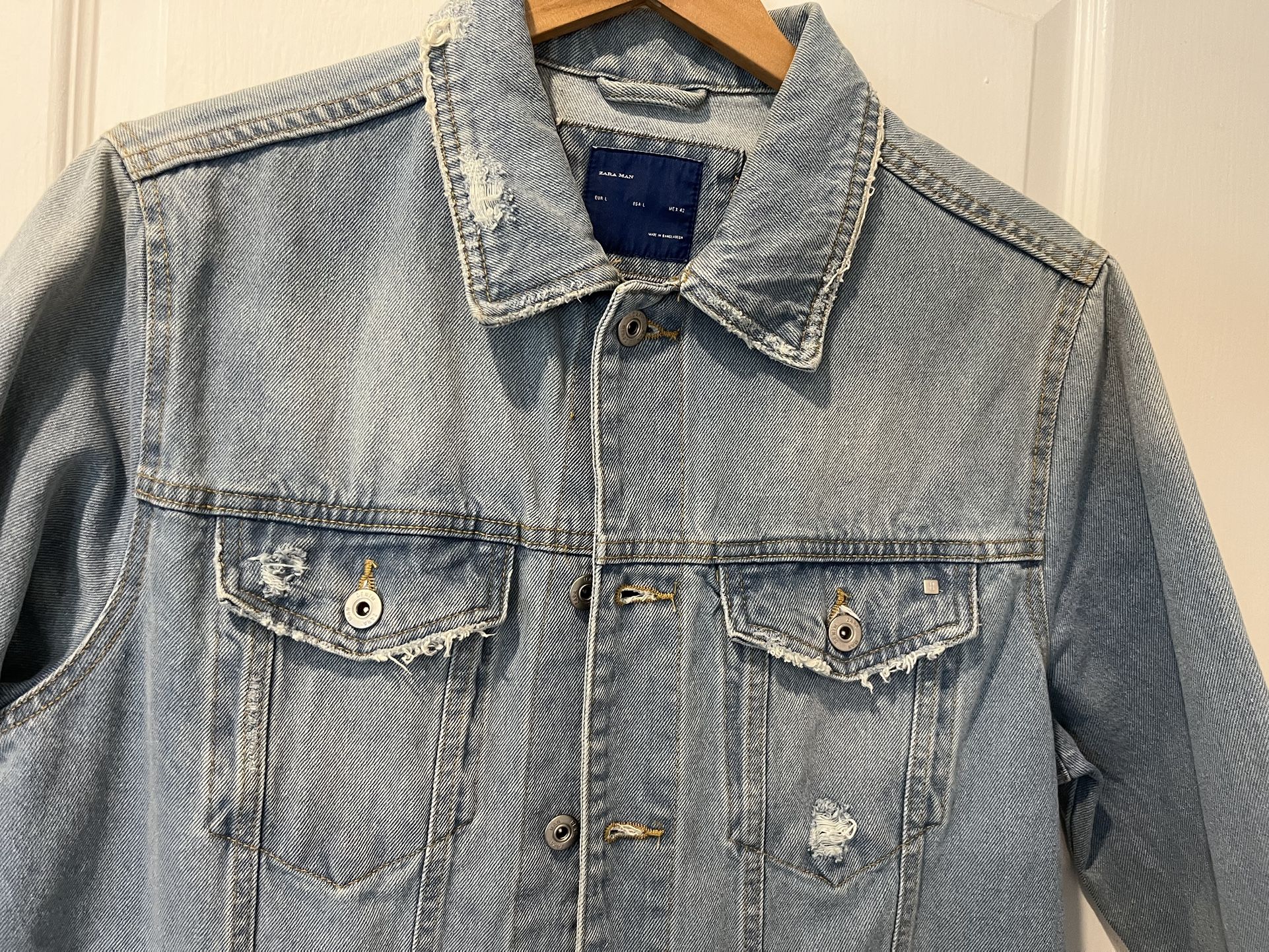 ZARA MAN LIGHT BLUE DEMIN JACKET-MEN’S SIZE LARGE-Worn Once