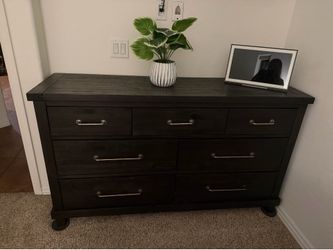 Black wooden dresser
