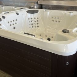 Aquaterra Fairfax Spa Hot Tub On Sale Loaded 220v