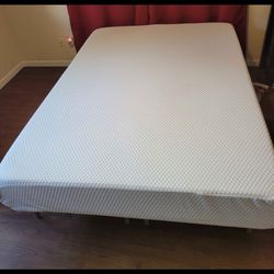 Queen Bed Frame /queen Mattress 