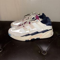 Adidas Women Size 5 1/2 