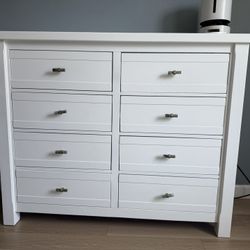 Solid Wood 8 Drawer Dresser 