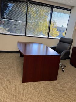 Large desk
